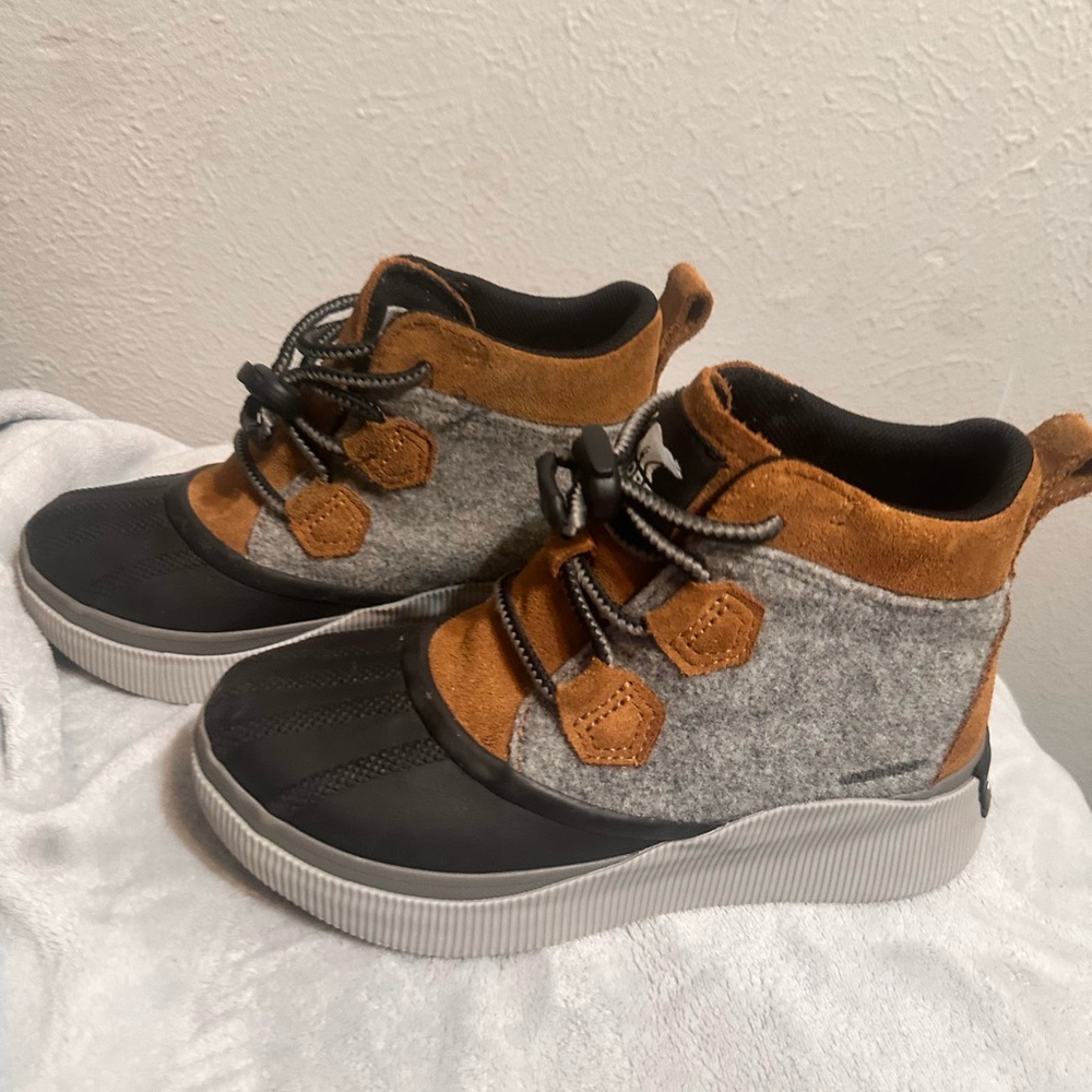 Sorel Out N About IV Classic Waterproof Duck Boots Kids Sz 3.